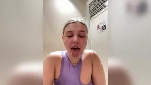 jucieLussie смотри какой у меня большой рабочий ротик