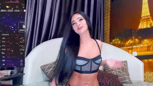 poshno1 горячая брюнетка в чулках становится перед тобой раком