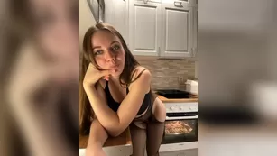 -TATUHA- не могу готовить когда ты смотришь, тогда зацени дырочки