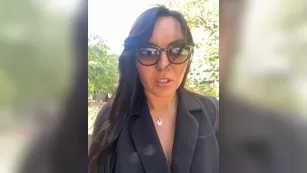 DIVORA шлюха вообще обнаглела и дрочит на детской площадке