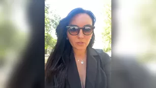 DIVORA шлюха вообще обнаглела и дрочит на детской площадке