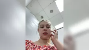 jucieLussie забыла зубки почистить утром, сосну хуйца