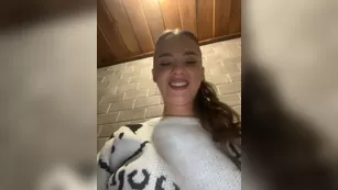 -Ange1ok- малышку так возбудил охмибод, что пришлось дрочить в туалете