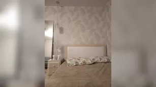 -Smetanka- мамка в чулках с помощью вибратора довела себя до сквирта