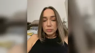 Emili1- мамка твоей подруги кончает перед камерой