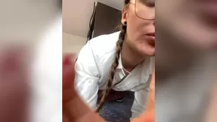 -Ange1ok- сучка в школьной униформе хочет отсосать тебе
