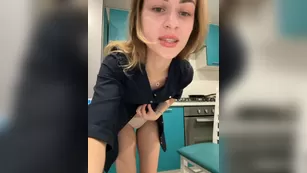 -Molly-Mae- секси тин скачет перед камерой в белье