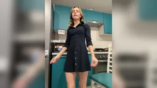 -Molly-Mae- секси тин скачет перед камерой в белье