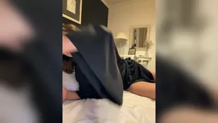 -Alessandra охмибод возбудил малышку так, что она начала стонать