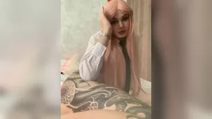 mollyamor татуированная чертовка гладит пышную задницу