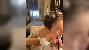 -Alessandra телка после душа решила накраситься и подрочить