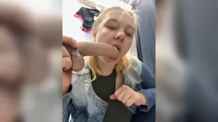 jucieLussie малышка заскочила в примерочную подрочить мокрую вагину