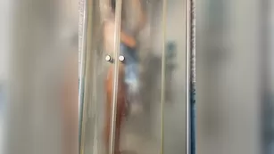 Lady-Dee если любишь подглядывать, вот тебе милфа выходит из душа