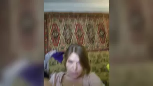 MyLittlegi трахаю свою писечку и облизываю пальчики со смазкой