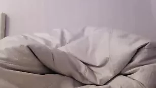 Потрясающая Bantikgirl ласкает сисечки