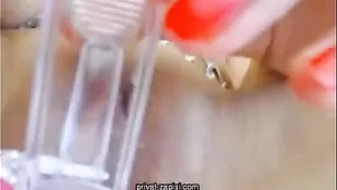 Грудастая стерва LoveBeyba дрочит пизду и очко