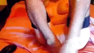 Пышногрудая стерлядь SecrettBarbie мастурбирует пилотку