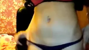 Страстная бабенка массирует большие сиськи