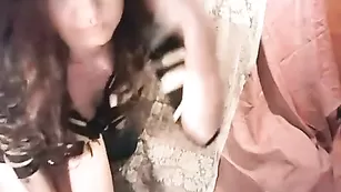 Симпатичная MashaBeauty общается во фри