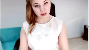 Русская скромница zarinochkka показывает сиси