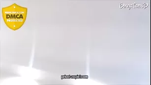 Блестящая самка BingoBooom трахает бритую пизденку