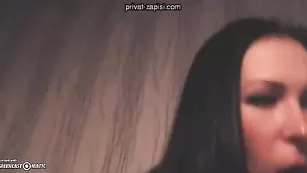 Знойная бестия polypoly ебет пизду фаллосом