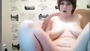 Русская пассия kaprizylia трахает половые губки