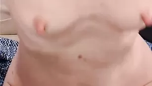 Очаровательная Beautifulmature массирует сисечки