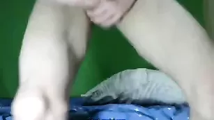 Блаженная сука AlexOlivia долбится в пизденку