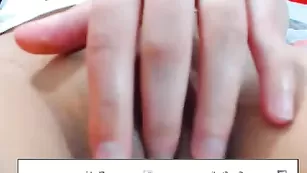 Сисястая малолетка Babi__ теребит пизду во фри