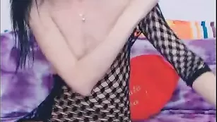 Возбужденная cekazZZznaia пальчиками трахает дырочки