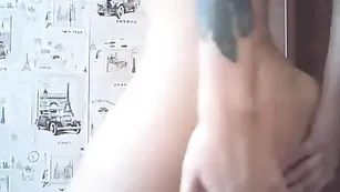 Желанная шмара vikaloren мнет сисечки