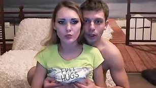 Красотка ебется и сосет член SwingparaIY