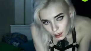 Блаженная соска облизывает самотык