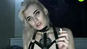 Блаженная соска облизывает самотык