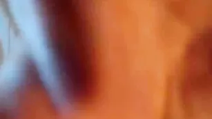 Шальная дама Mashulya29 трахает бритую письку