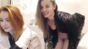 Озорные бляди __Your_Dream__ показали сиси