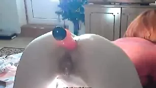 Огненная сучка 1lolipop жестко трахает очко