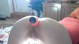 Огненная сучка 1lolipop жестко трахает очко