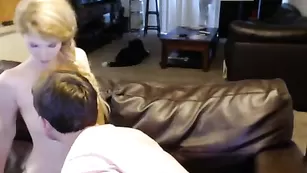 Глубокий минет сексуальной белоснежки Jackplusjill