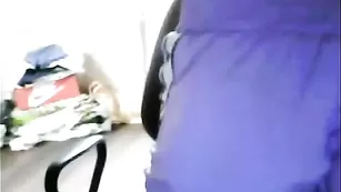 Новенькая шмара eyinni ласкает красивые сиськи