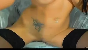 Озорная бабенка La-caramella трахнулась секс игрушками