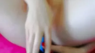 Пошлая телочка sexy-mary трахает очко самотыком