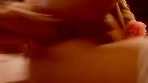 Русская шкура malushka трахает задницу