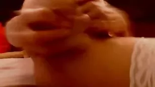 Русская шкура malushka трахает задницу