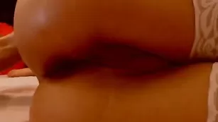 Русская шкура malushka трахает задницу