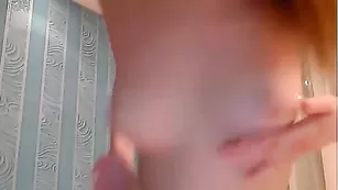 Роскошная путана HotVeronica эффектно раздевается