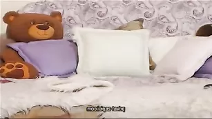 Пылкая самка Malinowskaya ласкает бритую киску