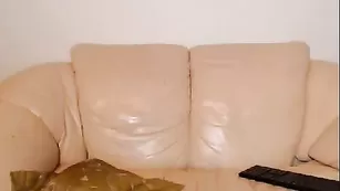 Рыженькая соска lexxxiwet отсасывает страпон