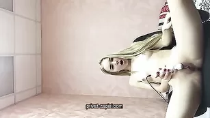 Худая сучка ElisonOne энергично трахает пизду